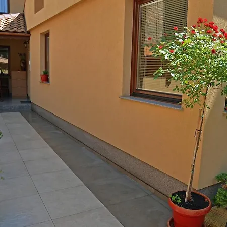 Old Linden House 公寓